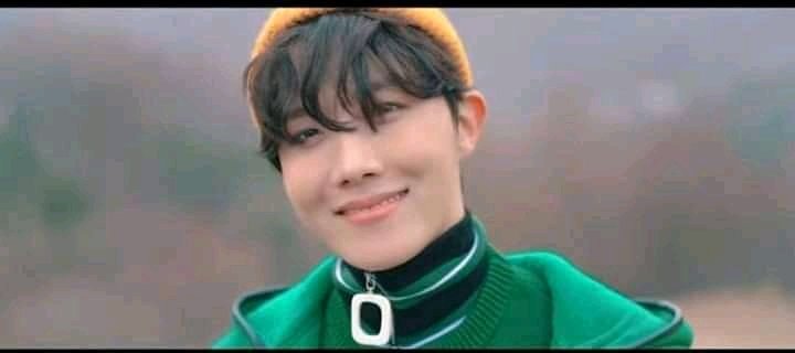 BasmaJimi's tweet photo. الجاذبية ليست سببا لوقوعنا في الحب 
#happy_birthday_jhope 
#عيد_ميلاد_سعيد_جيهوب https://t.co/KPHe9VMBxu