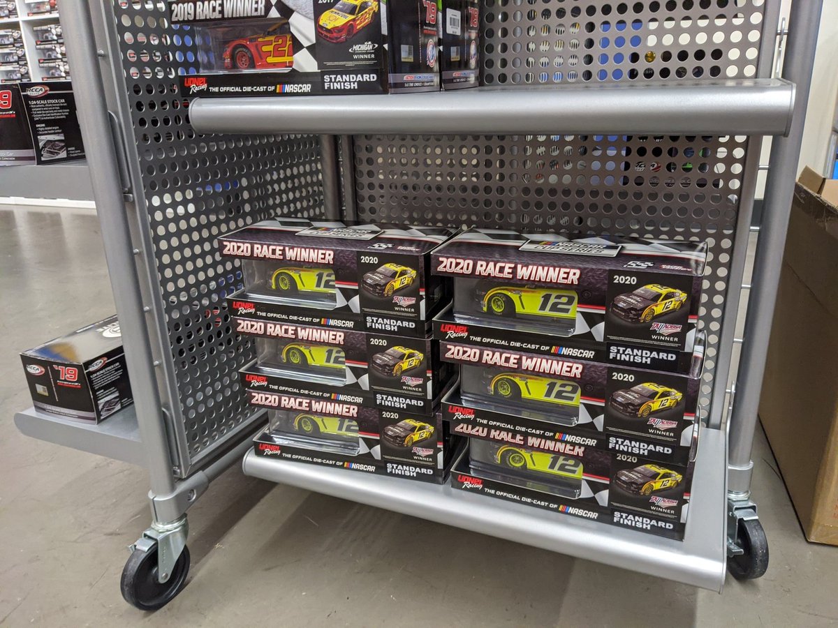 acpdiecast's tweet photo. Woo toy cars https://t.co/1iEgsssfJX