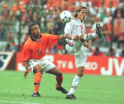elmatadorpr's tweet photo. #TBT 

Tirando magia en Francia 98. 😎🇲🇽 https://t.co/okVu7aXhpL