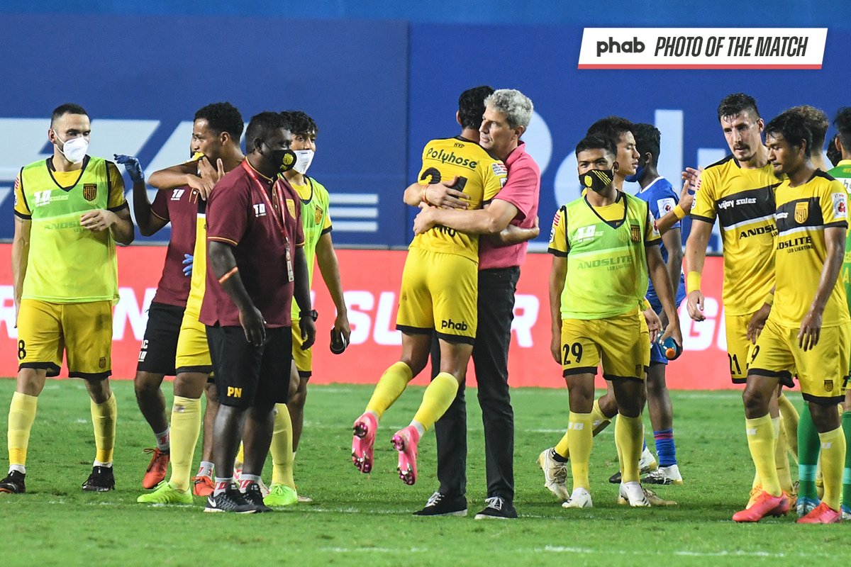 HydFCOfficial's tweet photo. 🤗 Who else wants a hug from @2014_manel?

This moment featuring Rohit Danu is our #GetPhab 'Photo of the Match' for #HFCBFC!

#HarKadamNayaDum #HydKeHainHum #HyderabadFC 💛🖤 https://t.co/L7svaz0cHq