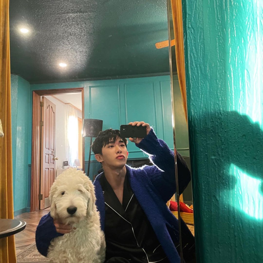 Cute lil boi with cute fluffy doggo  #StanWorld  #wonho @official__wonho