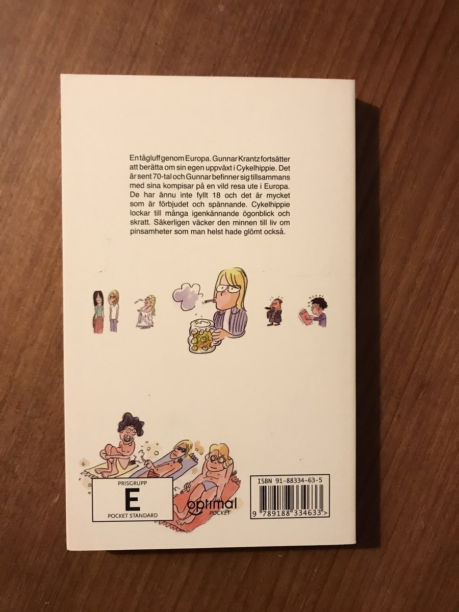 udda_boktips's tweet photo. Gunnar Krantz är något så märkvärdigt som professor i visuell kommunikation. Han har också skrivit och ritat dessa två roande små böcker om sin ungdomstid och unga vuxentid. #gunnarkrantz #cykelhippie #vänstervänster #boktips #uddaboktips https://t.co/4QWauUXho7