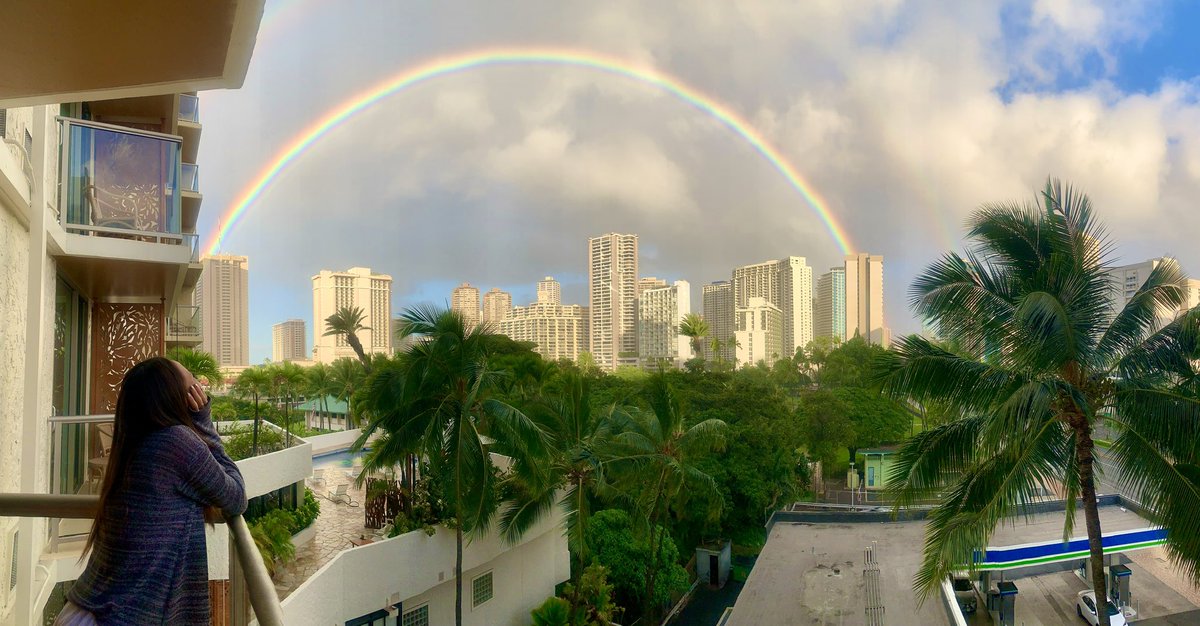 鈴木彩加 ハワイでボディボード やばすぎ綺麗すぎ ハワイなう おはようございます