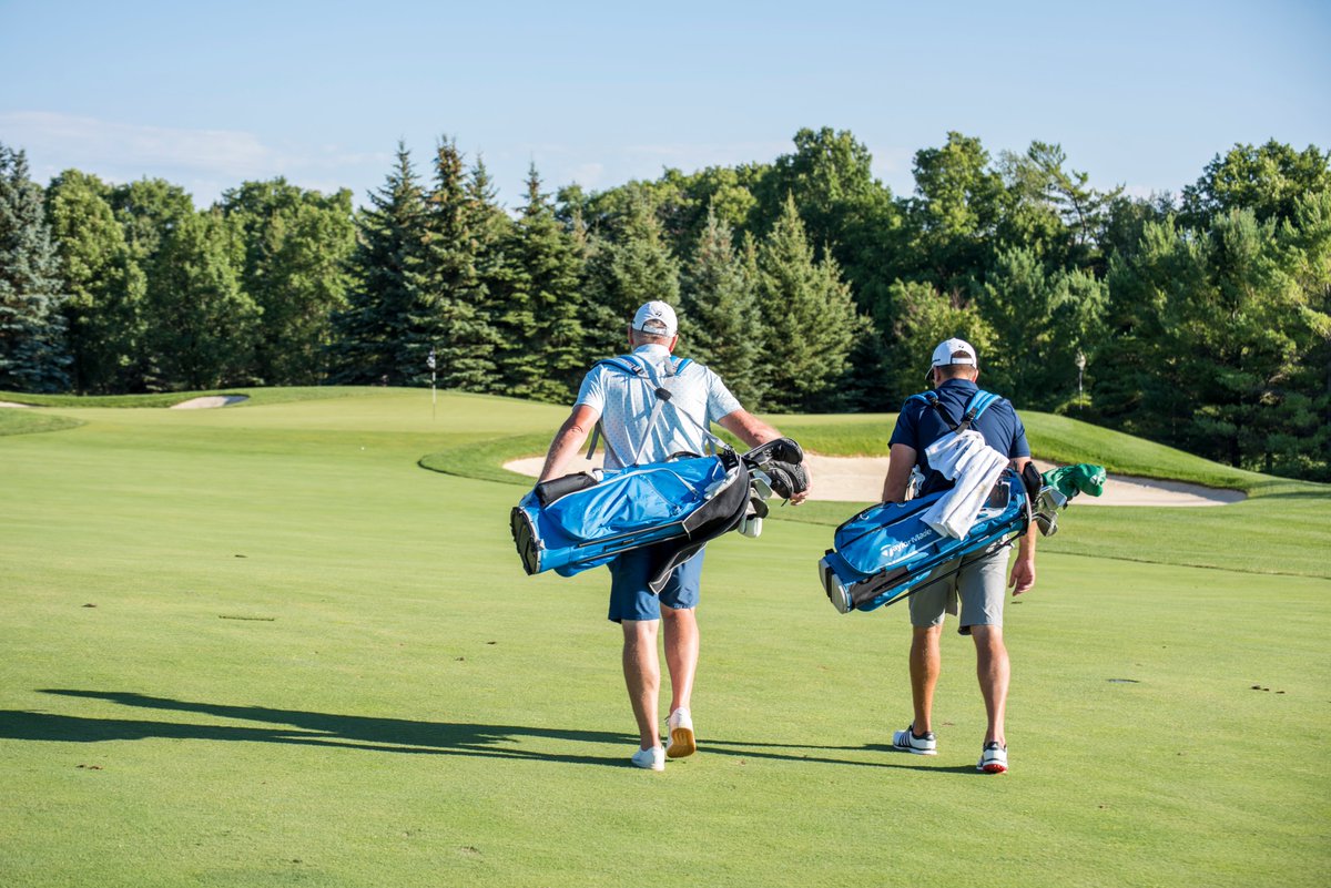 TaylorMadeCA's tweet image. Thankful for the conversations that happen from Tee to Green. #BellLetsTalk