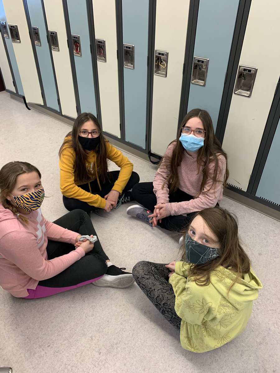 cchem3's tweet photo. Morning Meetings @PrideInThePaw #BellLetsTalk https://t.co/DE0ynwd2Sx