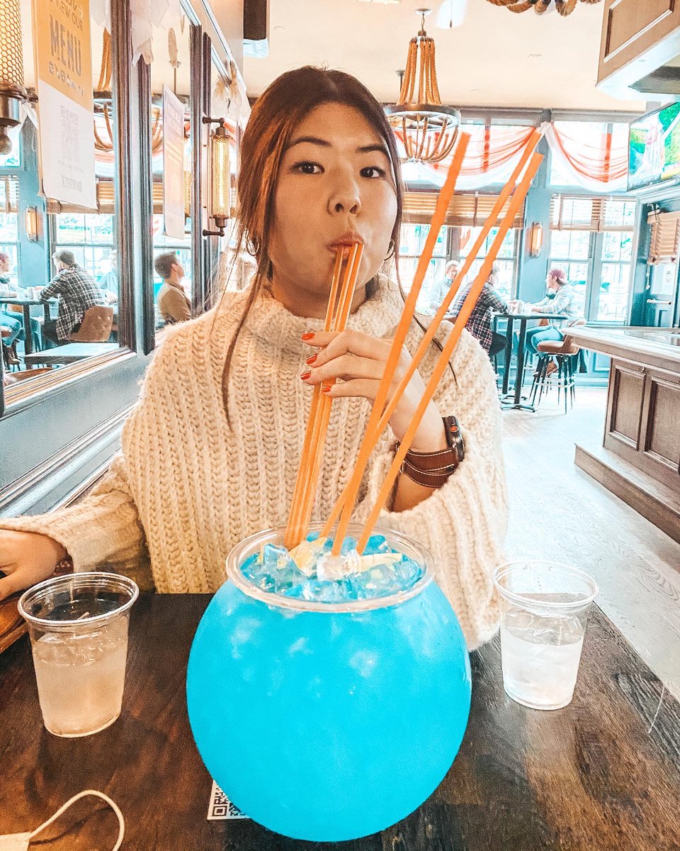 Having our return fall on #ThirstyThursday just feels right. 🥰🍹 Remember to grab your mask, and we'll see you at 5pm! 😷