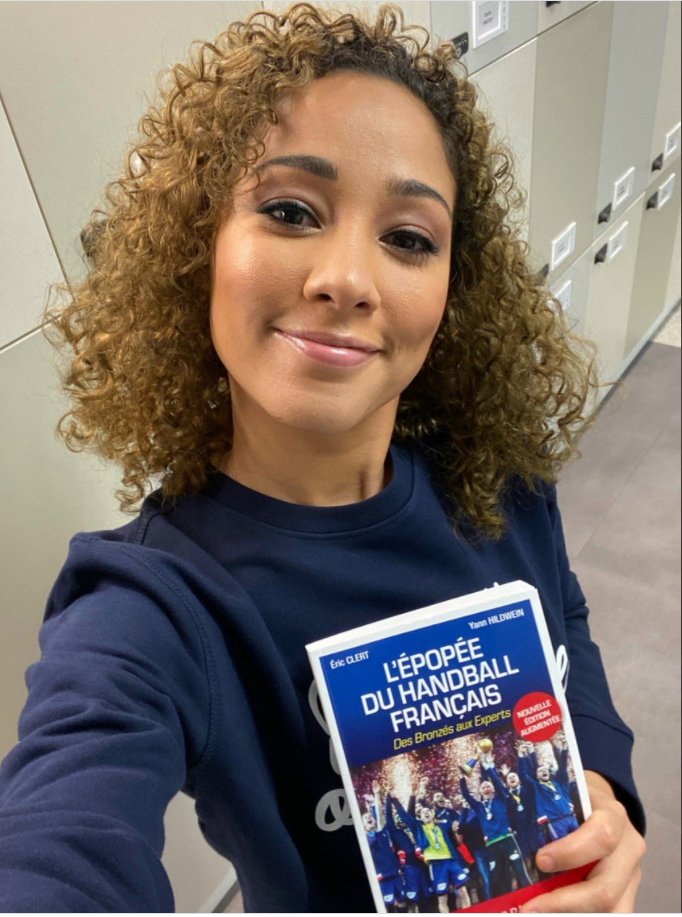 lequipedusoir's tweet photo. 🚨CADEAU 🚨

RT &amp; FOLLOW @lequipedusoir pour gagner le livre "l'épopée du handball français" présenté par @vsainsily ! #EDS https://t.co/YM0R7MiS23