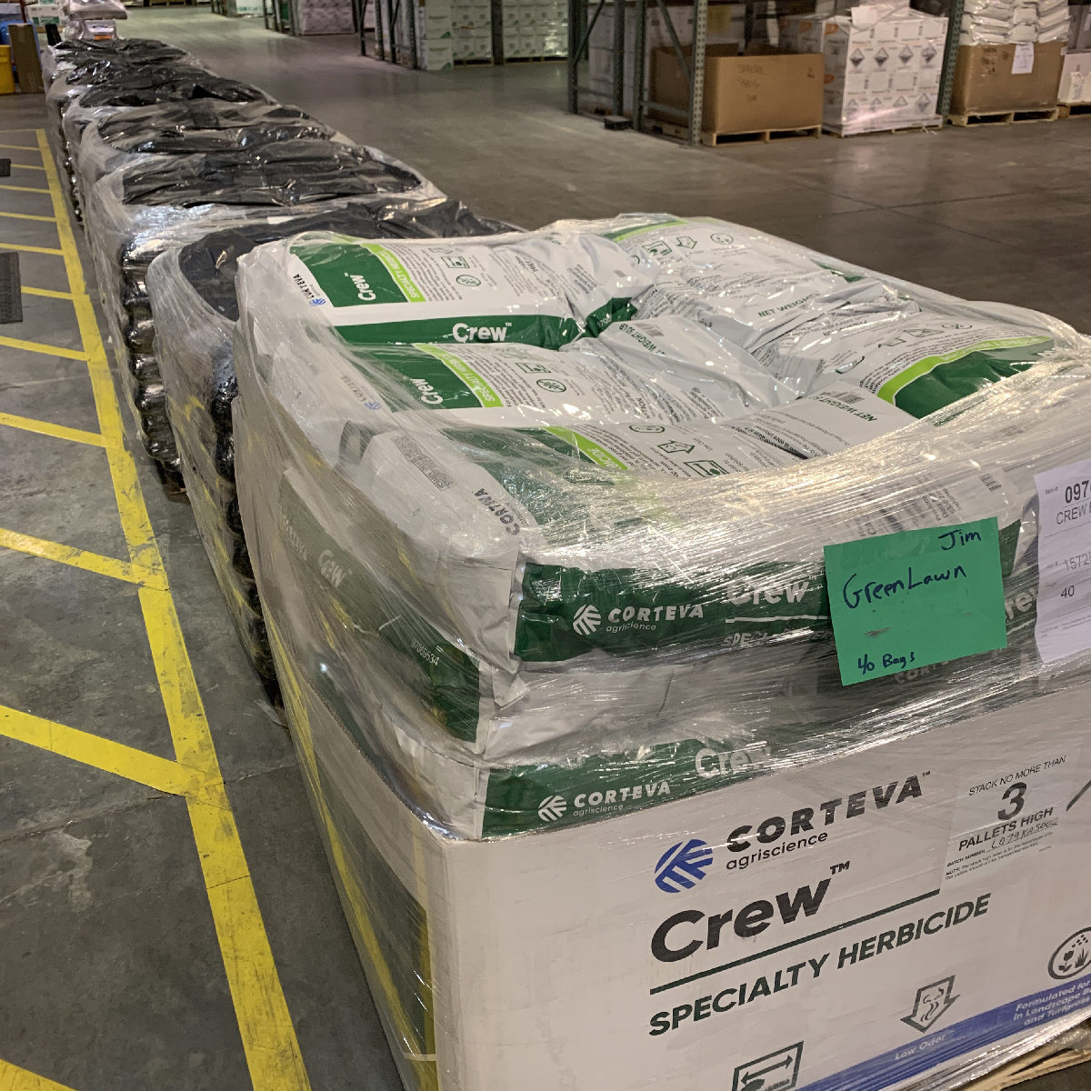genesis_dist's tweet image. Deliveries of #Crew and #SnowShield going out with Jim tomorrow to @GreenLawnFert and #brandywineschooldistrict. Jim has been driving with Genesis for 12.5 years and counting! #teamthursday #backedbybayer #icemelt #rocksalt #specialtyherbicide @CortevaUSTurf