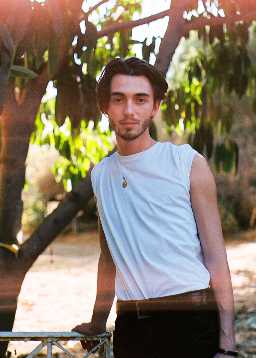 greysonchance's tweet image. We are SO close to half a milly streams on  #HolyFeeling 🙆🏻🤍 Keep streaming and show me what playlists you are adding the song into  x x