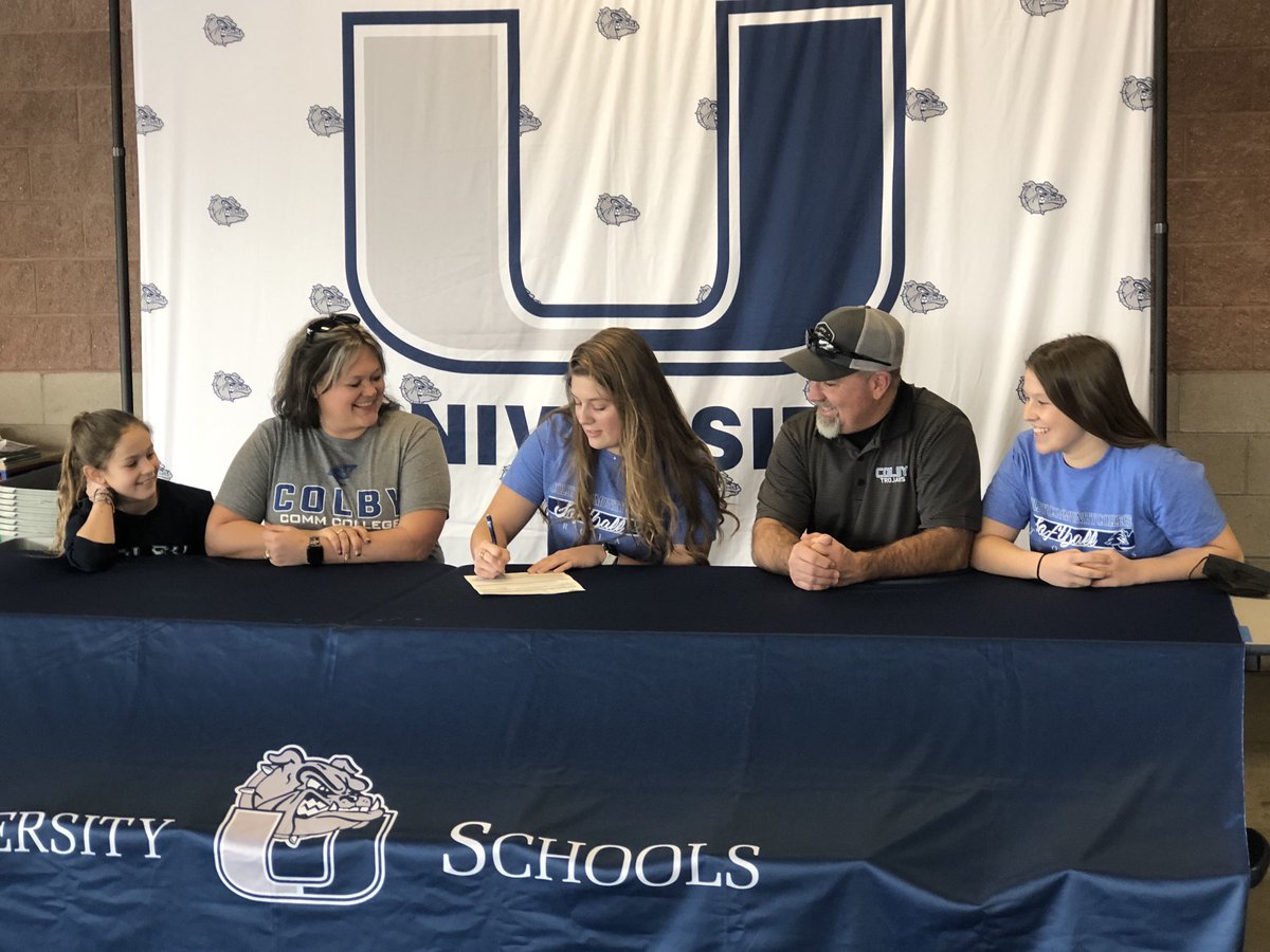 Congrats Keylee Kern NLI for softball to Colby CC. ⁦<a href="/1310Prepsradio/">KFKA Preps Radio</a>⁩ ⁦<a href="/BobbyDFernandez/">Bobby Fernandez</a>⁩ ⁦<a href="/keyleekern/">keylee kern</a>⁩
