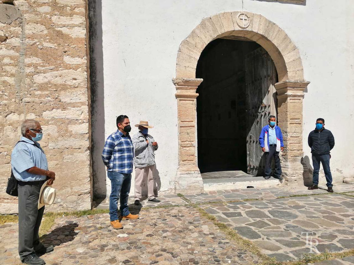 t_restauracion's tweet photo. Esta semana estuvimos en Santa Catarina Adéquez, #Nochixtlán, para el inicio de la 1ra. Etapa de #restauración del templo de esta comunidad.
¡Un nuevo proyecto e inmueble histórico en intervención! 🙌
Financiamiento: #Comunidad, #FOREMOBA @cultura_mx y @FundacionAHHO. https://t.co/5lvm29lfzV