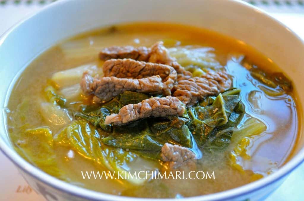 JJKimchimari's tweet photo. Baechu Doenjang Guk (Cabbage Soybean Paste Soup) is perfect for cold and snowy days and it's ready in under 30 minutes! #doenjang #soybeanpaste #asianfood #koreanfood #asianrecipe #soup #napacabbage #healthrecipe
https://t.co/FoclKZ1j2N https://t.co/l8U6CuoZ9d