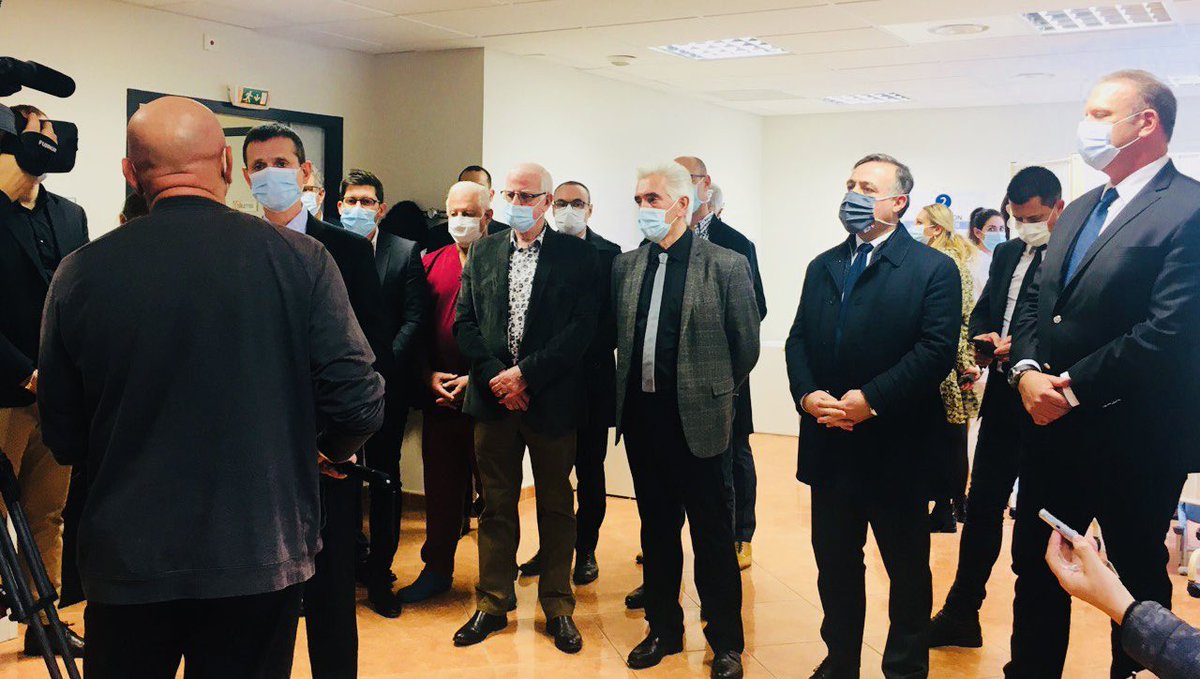 PhilippeHuppe's tweet photo. 💉Une journée sur le terrain avec le @Prefet34 
2 centres de vaccination : #Cessenon et de @VilleBedarieux .
Des élus engagés et une admini. qui collabore avec la clinique des 3 Vallées : gages de réussite !
25 000 vaccinés dans le 34 ❗️
@LamineGharbi34 @groupecapsante @GrandOrb https://t.co/pSlaWGRvoB