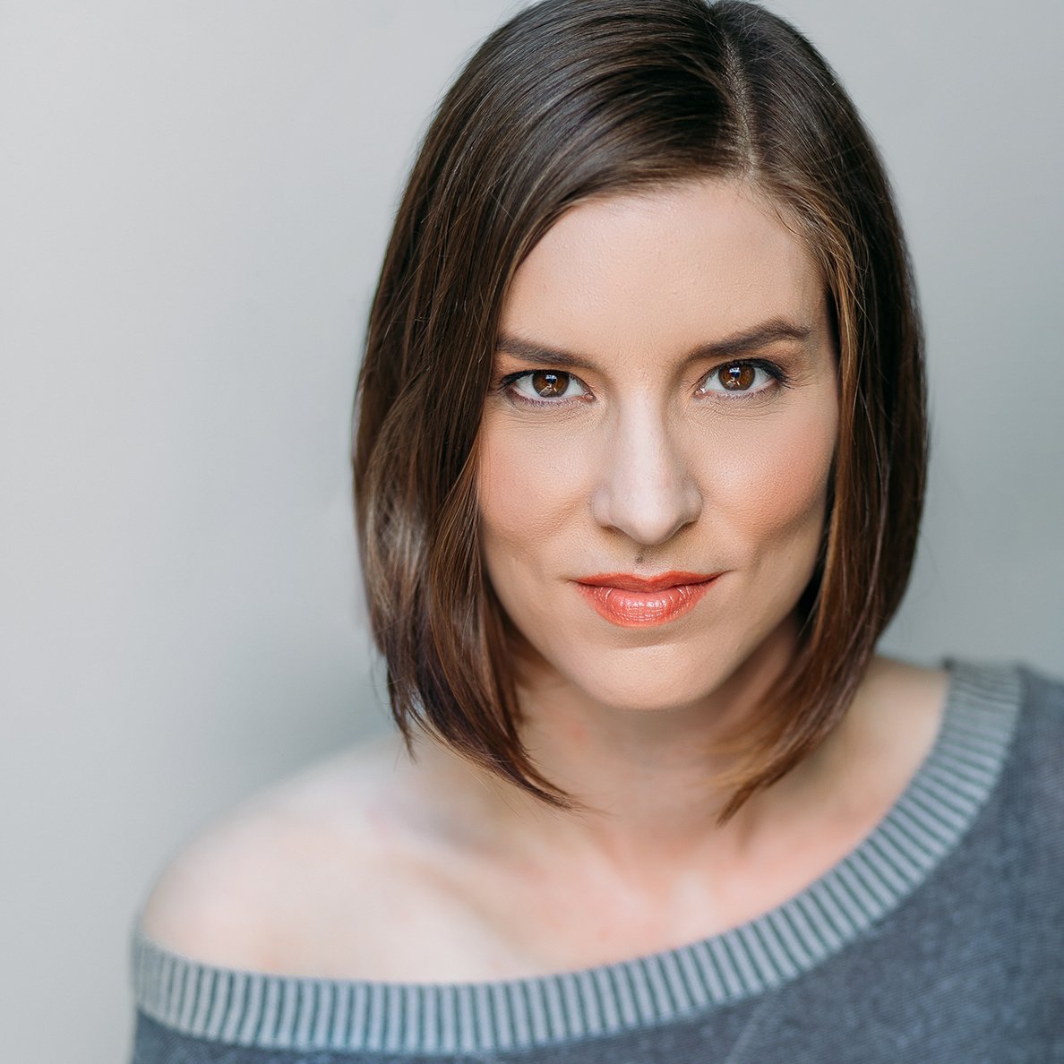 Cinephilosofant's tweet image. When you want to honor a dead person, show the dead person and not a fictitious character she portrayed. Because the character is not important!

This was Jeanette Maus. A real person. RIP