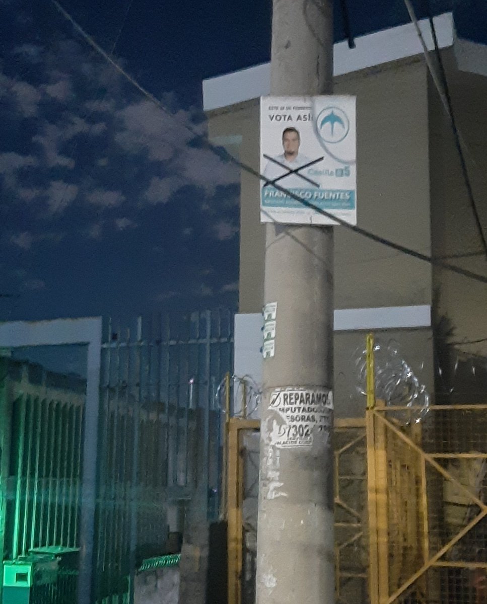 frankhcosv's tweet photo. Es indignante, nosotros respetamos la propaganda de los demás. Como ciudadano, como salvadoreño y como candidato pido a las autoridades correspondientes tomar medidas al respecto.
@tcsnoticias @radioyskl @SAMIX_Oficial @noticias4vision @NoticieroHechos @radio102nueve @PNCSV https://t.co/jP6xthVXHv