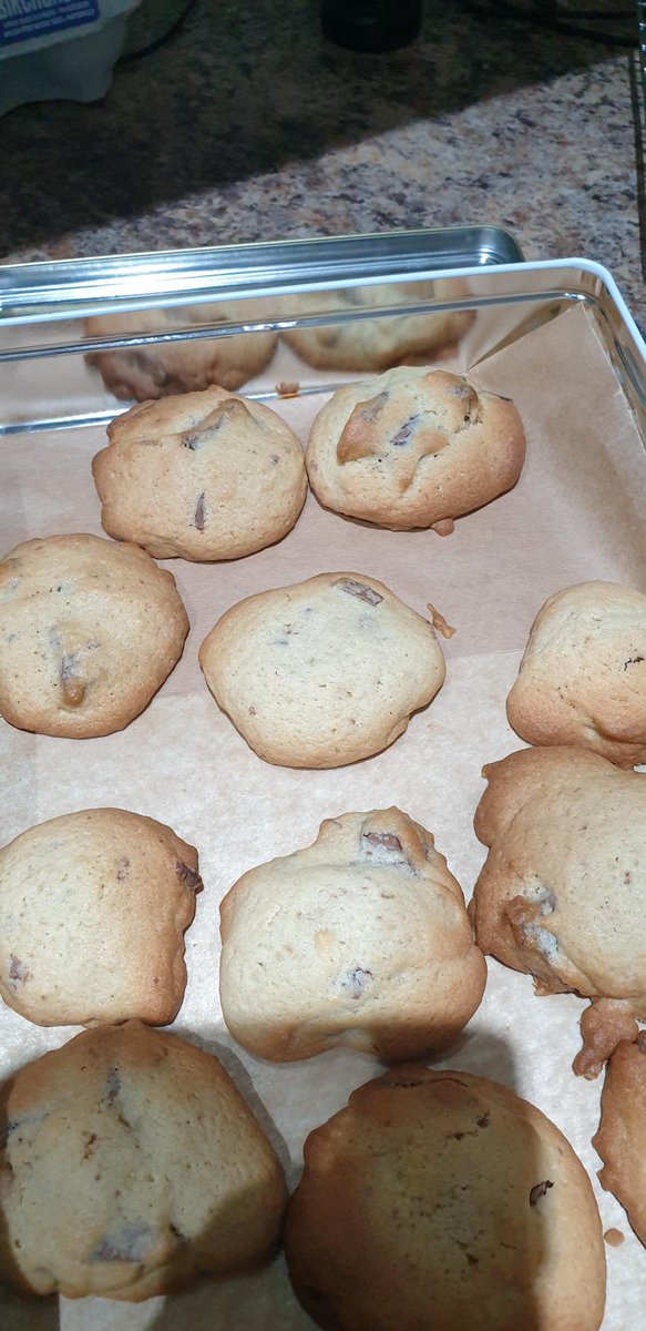 Ashley Clease year 8 has been making chocolate chip cookies today. They look great 👏👏👏