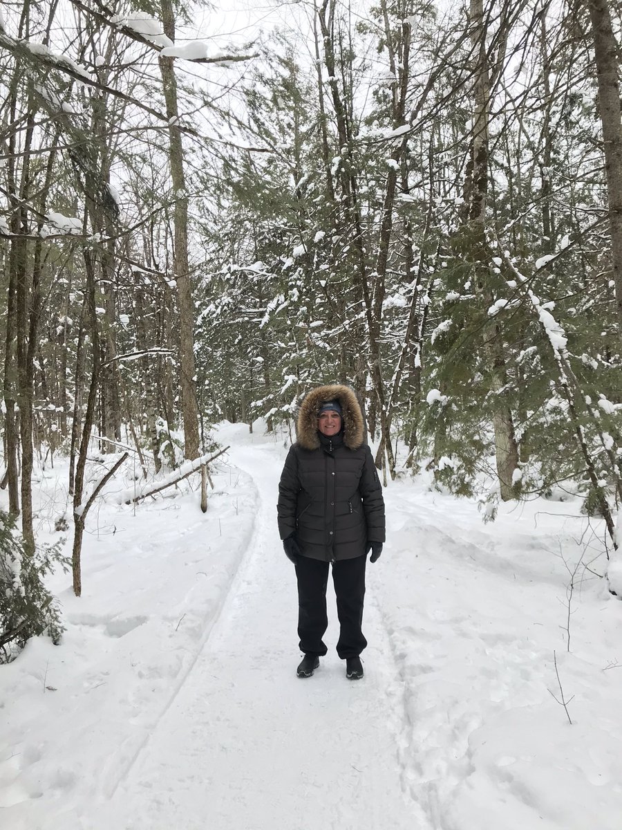 “J’aime me promener dans les sentiers, écouter le murmure des arbres, ne faire qu’un avec la nature.” #cestbeaulaterre #cestbeaulavie #faiscommeMmeChamaillard #Partageonslepositif
#ensemblepourallermieux #onestbiencheznous
#Bellcausepourlacause #Bellcause
#àlamanièredesKodiaks