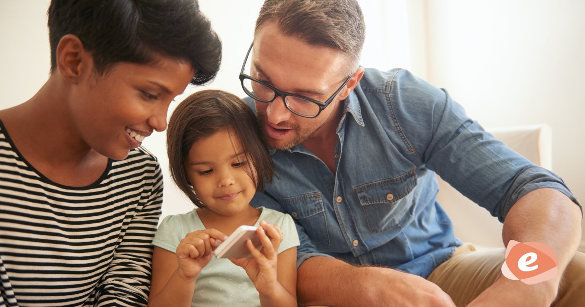 eSafetyOffice's tweet photo. Are you posting photos of your child that show details of their school, sporting club or other activities? Take the opportunity to review your own habits & model safe online behaviour. Find practical advice about privacy, safety and consent: https://t.co/jzFXpjkrgF #BackToSchool https://t.co/62AK54GvTU