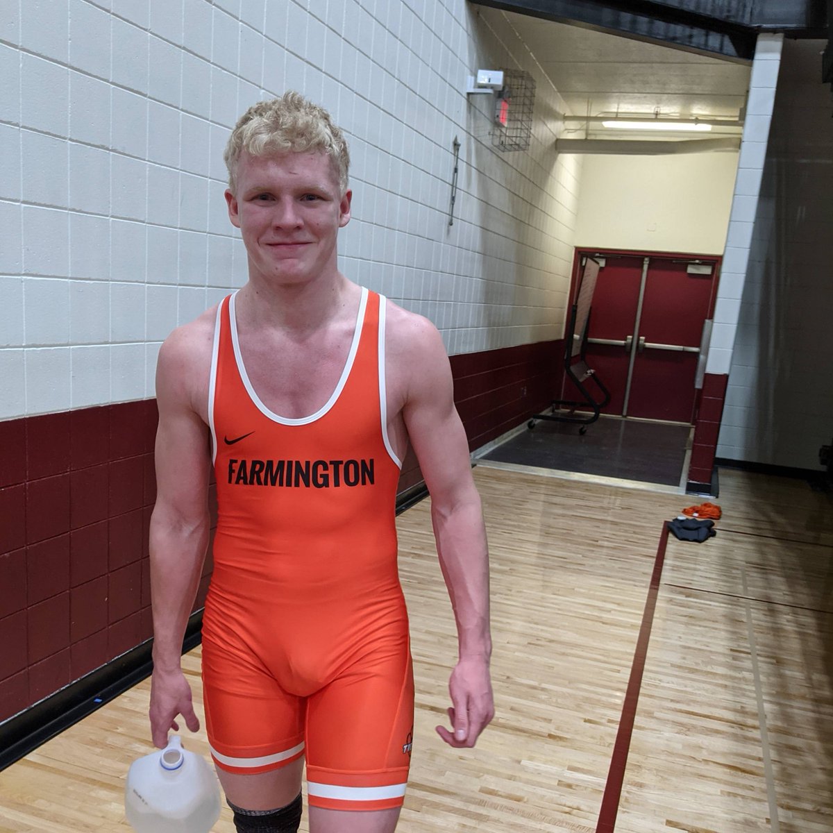 FarmingtonWres's tweet image. Congrats to Caden Else on his first varsity win!!