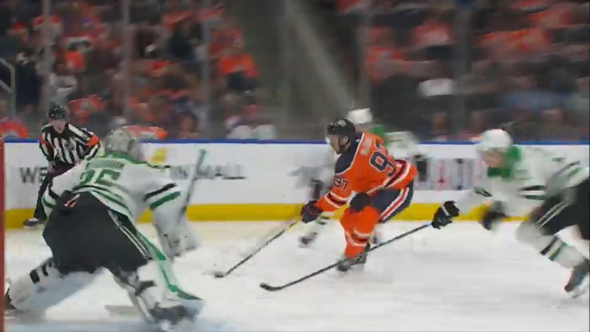 TSNHockey's tweet photo. Ahead of their showdown on TSN tonight, @SportsCentre counts down the best plays by the Leafs' and Oilers' young stars in this edition of the Top 10: https://t.co/iTNH5WGgMM

#TSNHockey #BellLetsTalk https://t.co/VVvNUekItM