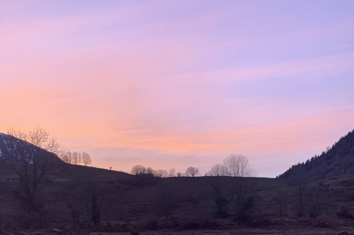 corinne_crabe's tweet photo. Coucher de soleil sur le #Benou non loin du col de #marieblanque https://t.co/rjjNzTVK3p