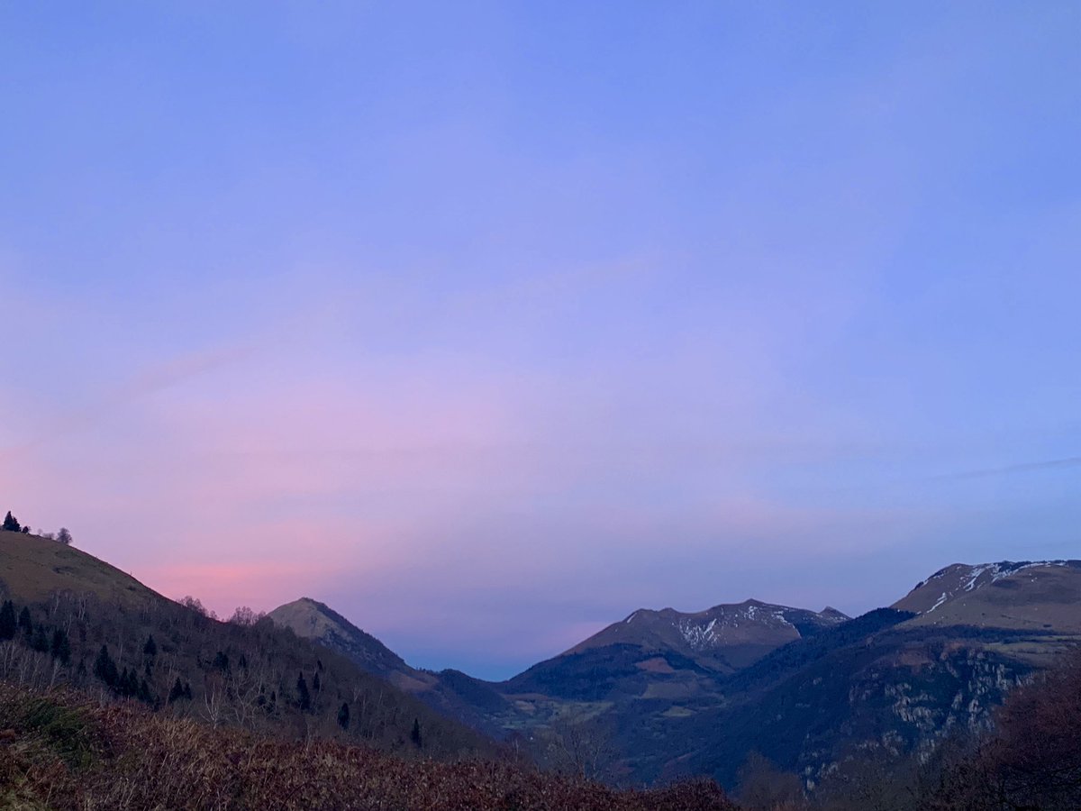 corinne_crabe's tweet photo. Coucher de soleil sur le #Benou non loin du col de #marieblanque https://t.co/rjjNzTVK3p