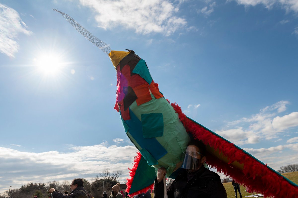 PlusPeaceCo's tweet photo. The migratory hummingbird of freedom rising above the crowd
We remember the 4th anniversary of the US Muslim #TravelBan. We speak our, w/ immigrant justice folks, to end immigrant prisons.
Immigrants like #allofus deserve dignity, respect, safety & justice. #PeopleBuildPeace https://t.co/xHYeKMkWxN