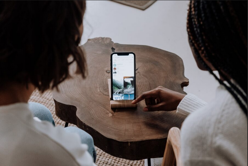 interprosepr's tweet photo. We've said it before, but we'll say it again: #video is king. As #VideoMarketing grows in popularity, what #trends will we see this year? @B2Community says #WFH videos will become a thing, and @LinkedIn Live and #microvideos will take flight: https://t.co/zz4Y7wKH8A #marketing https://t.co/Q1sQEo3oZZ