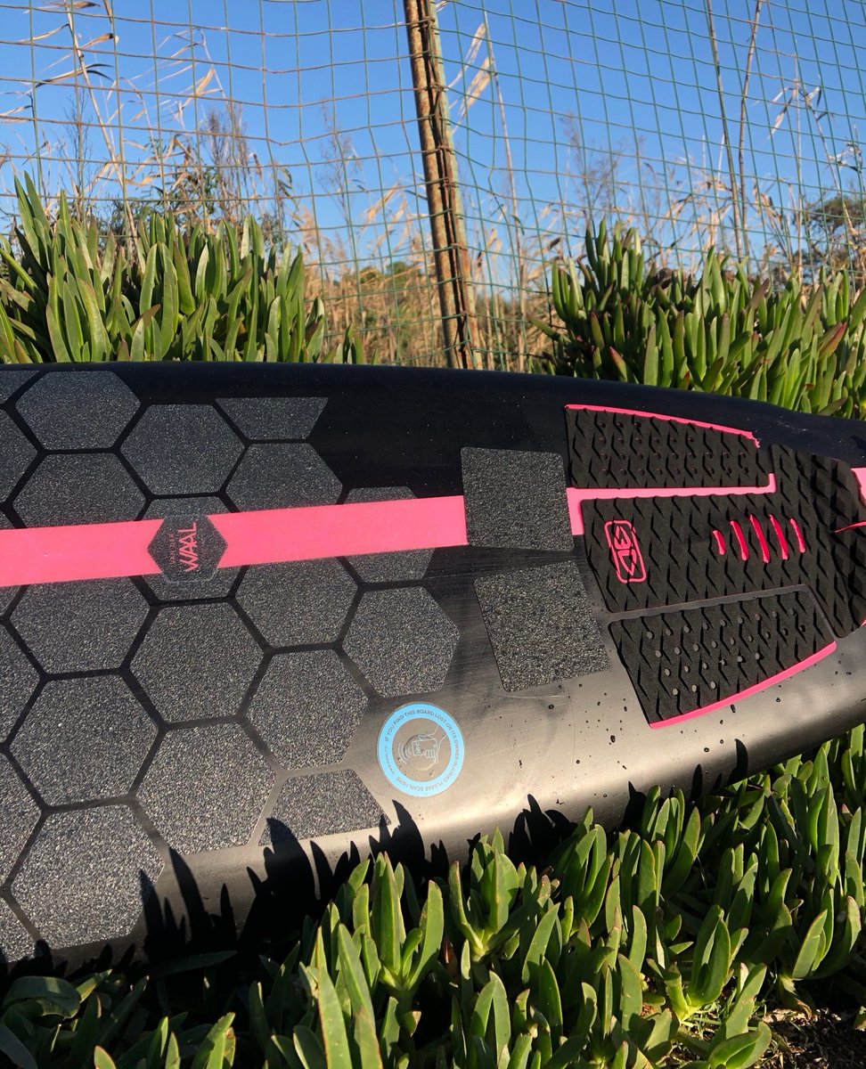 vanderwaalgrip's tweet photo. End your surf session just like you started it... with a clean and nice board #surfeurope #cleansurf #surftraction #surfgrip #alternativetosurfwax #surfing #surfers #vanderwaalgrip #vanderwaal #sustainablesurf #beach #greenersurf #tractionpad #surftraction #surfpad #grippad https://t.co/NpUMrF1pEY