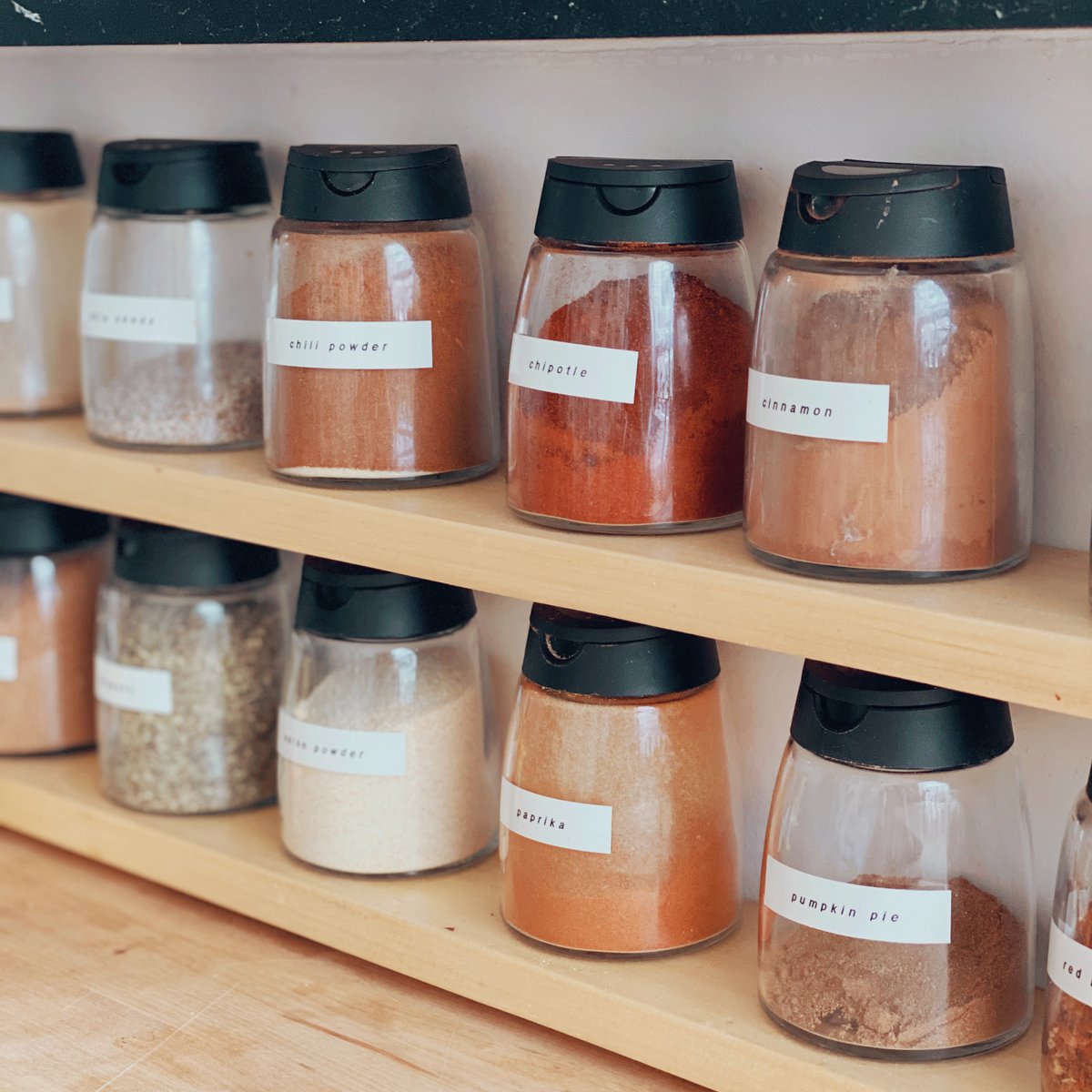 thehubWM's tweet photo. Time-saving tip for #busymoms! Organize your spices alphabetically to save hunting for the right one during meal prep. 💡 https://t.co/OwpZezk3rd