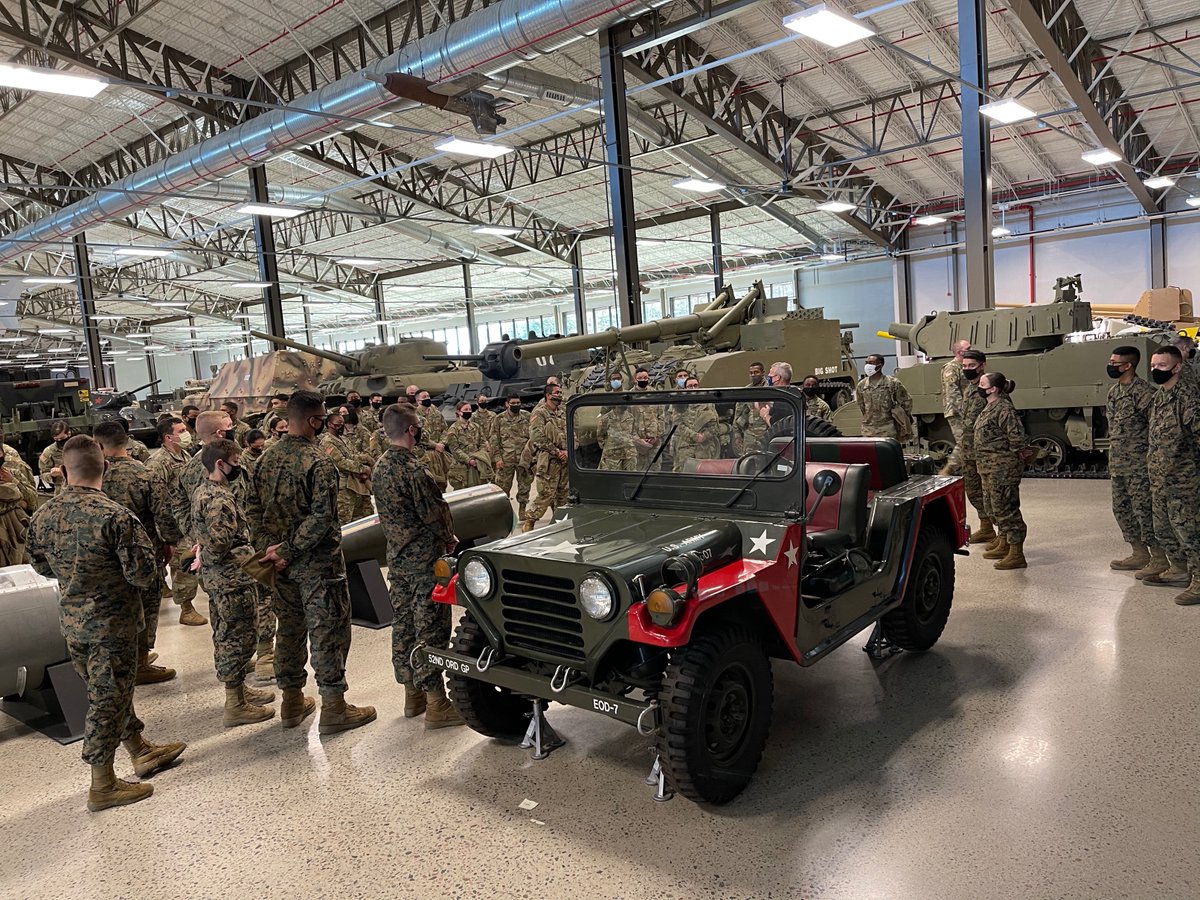 OrdnanceTSF's tweet photo. MOS 89A,B,D along with Marines, came by today to learn about Ordnance history as they start their journey to become Ordnance professionals.
#GoOrdnance
@73dODBN 
@59thOrdnanceBDE 
@OrdnanceCSM 
@ChiefofOrdnance https://t.co/ng7fYPibnV