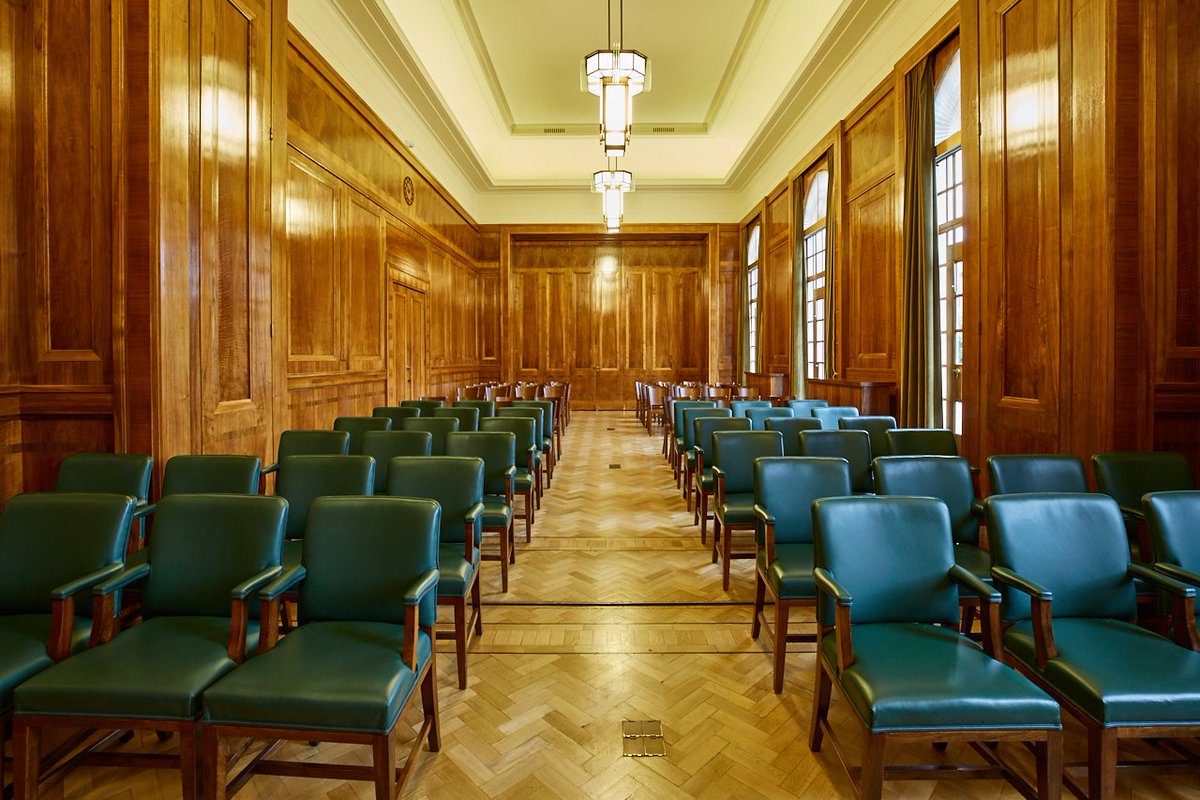 HackneyVenues's tweet photo. #LOVEWINS as soon as we can safely do so we can't wait to open the doors to Hackney Town Hall's infamous Committee Room for wedding ceremonies..wether its 6 people, 14 people or 100 (with a bit of luck!!) WE ARE READY!! #hackneytownhall #hackneywedding #lovewins #2021wedding https://t.co/dOZzoszWSo