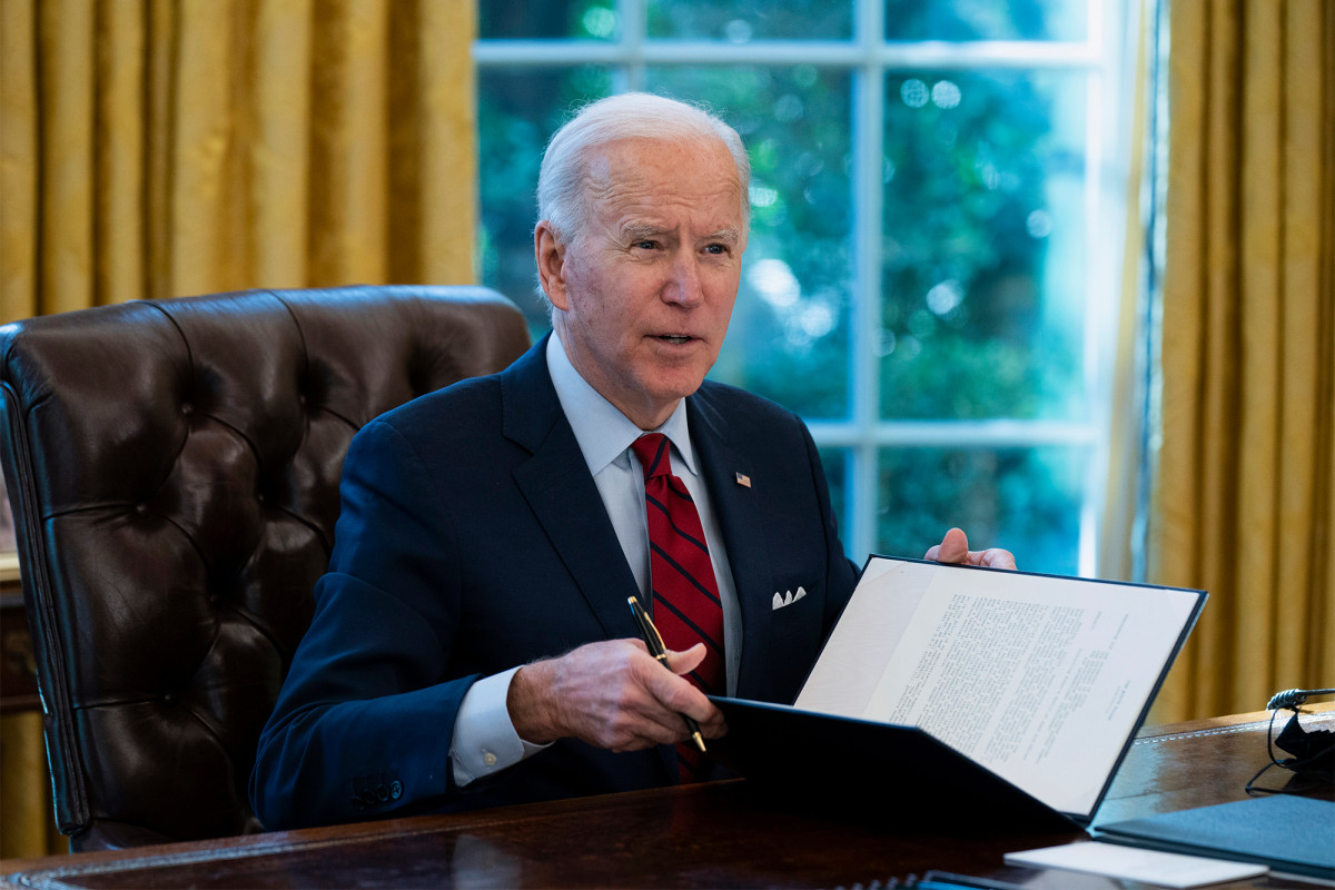 Biden refuses to take questions as executive order criticism grows trib.al/BkxiD4Z