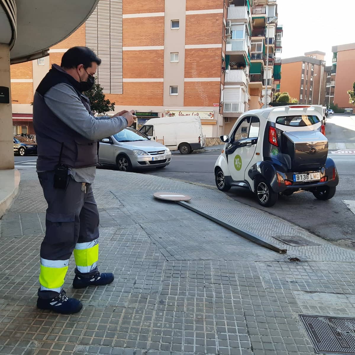 PRESEC incorpora la primera barredora mecánica completamente eléctrica