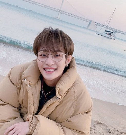 Yangyang and Pompompurin ㅡ A thread.