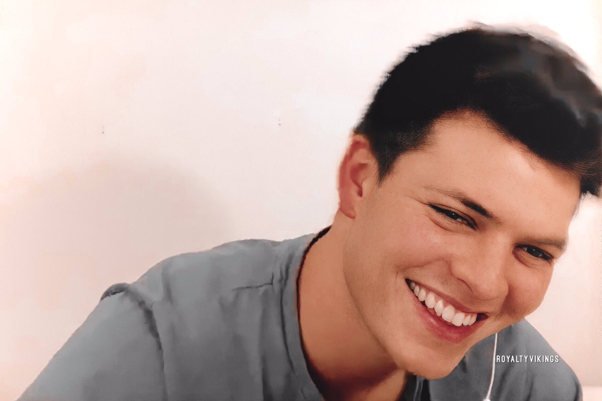 royaltyvikings's tweet photo. mon amour de ma vie. 
direct live Alex ~ Marco IG 🤍 https://t.co/FD8CKcGfCS