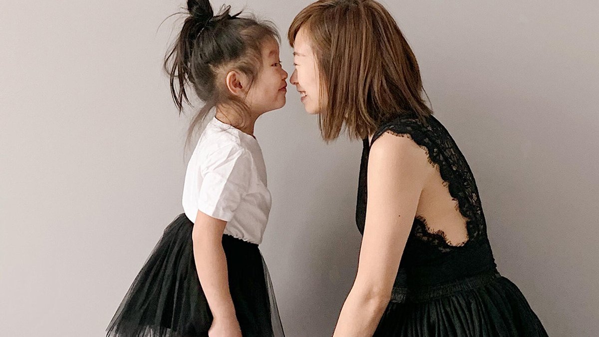 University of Waterloo (@uwaterloo) on Twitter photo Sarah Cheng (BAFM ’08, MAcc ’09) stepped into the Dragons’ Den with her five-year-old daughter while eight months pregnant. The #UWaterloo alumnus pitched her small business, Bluish, and ended up striking a deal from Canadian investor <a href="/ArleneDickinson/">Arlene Dickinson</a>: bit.ly/3a7kwJa Sarah Cheng (BAFM ’08, MAcc ’09) stepped into the Dragons’ Den with her five-year-old daughter while eight months pregnant. The #UWaterloo alumnus pitched her small business, Bluish, and ended up striking a deal from Canadian investor <a href="/ArleneDickinson/">Arlene Dickinson</a>: bit.ly/3a7kwJa