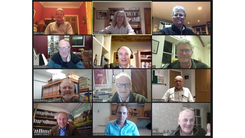 Belinda_Clarke's tweet photo. Catching up with the @NuffieldFarming cohort of....er....2001! We haven’t changed a bit, right?! https://t.co/qPHYqGMWyD