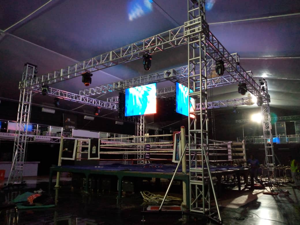 azamtvtz's tweet photo. #RumbleInDar: Ulingo upo tayari #NextDoorArena ili kutoa fursa kwa mabondia kesho Januari 29, kutupiana makonde kadri wawezavyo.
Kuanzia saa 10:00 jioni #AzamSports1HD itakuwa #LIVE
#RumbleInDar #VitasaNight #UsikuWaVitasa #AzamSports1HD https://t.co/DZnDLDmClE