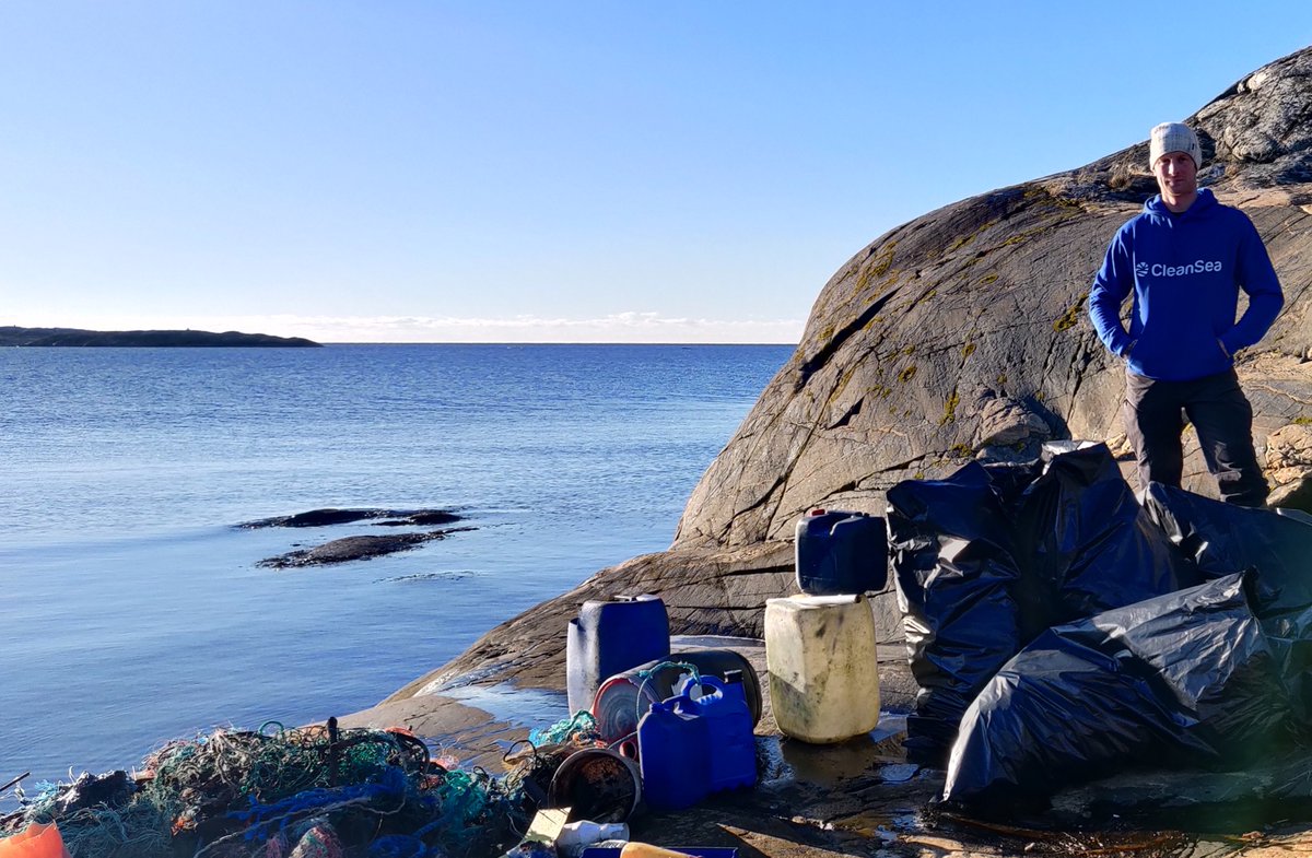 _CleanSea's tweet photo. A successful cleanup on a beautiful winter day! This time we cleaned a bay in Smarholmen, and managed to pull all of this trash away from the coastline. And you can’t beat that view! https://t.co/Dys8Emnixb