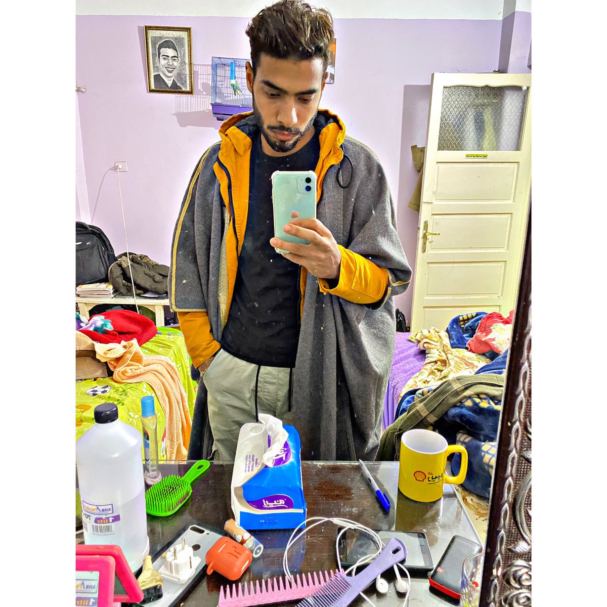 انا لو قررت اني اهمشك ومشوفكش قدامي صدقني لو جيت قعدت جوا جفن عيني مش هشوفك بردو 😎