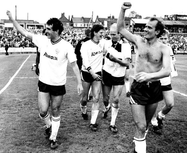 BestPVFCGames's tweet photo. Port Vale 1-0 Bristol Rovers - Vale defeat Bristol Rovers, to return to the old 2nd division, in this 1989 2nd leg Play off victory. Local hero @The2RobbiesNBC scores, to end Vale’s 30 year absence from the second division of English Football. #portvale #pvfc #robbieearle https://t.co/8JffmYiNob
