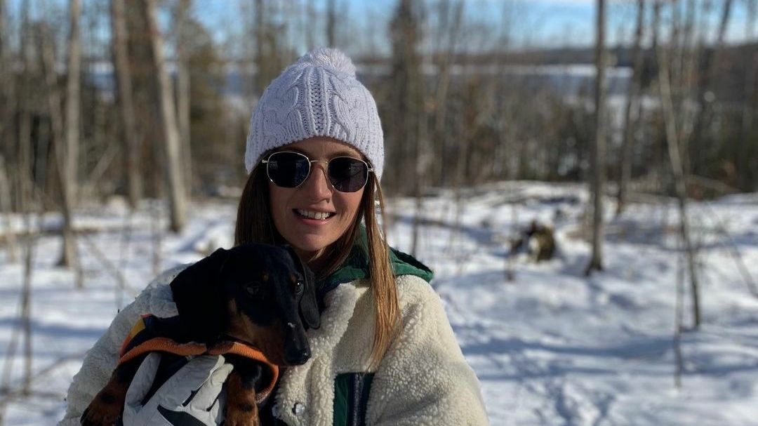 Small actions like cuddling with her dog helps Alice Dewhurst (MBO – Ottawa) take care of her #mentalhealth. How are you prioritizing your mental health? #BellLetsTalk #TEKhealth #BetterYouBetterUs