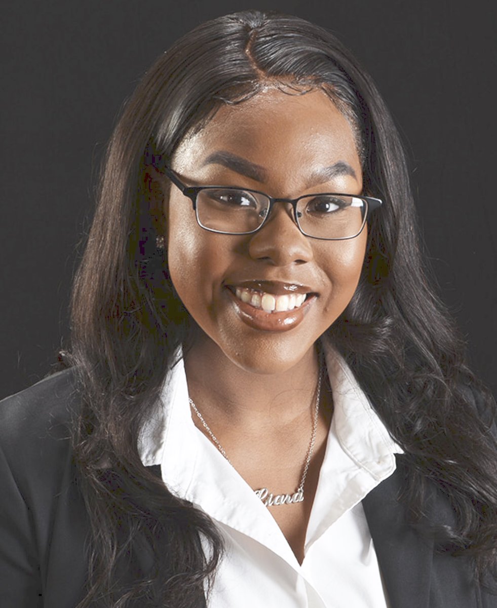 SpelmanPres's tweet photo. Ciara Terry, C’2022, has been selected to serve on @hope4college's inaugural #RealCollege Student Leadership Advisory Council. Advisory council members will provide feedback on initiatives in the areas of applied research, policy and advocacy. Read more: https://t.co/x00iirmidh https://t.co/3KPMa3bihq