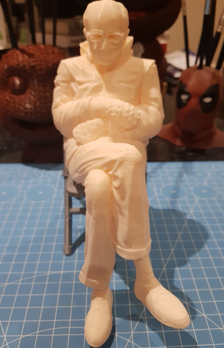 EnochRootDreams's tweet photo. #3dprinted #InaugurationBernie supports removed ready for painting tomorrow...printed on an @anycubic3dprint 4Max pro...model designed by the talented @ChelsC423 https://t.co/J6ZoXeFKw6