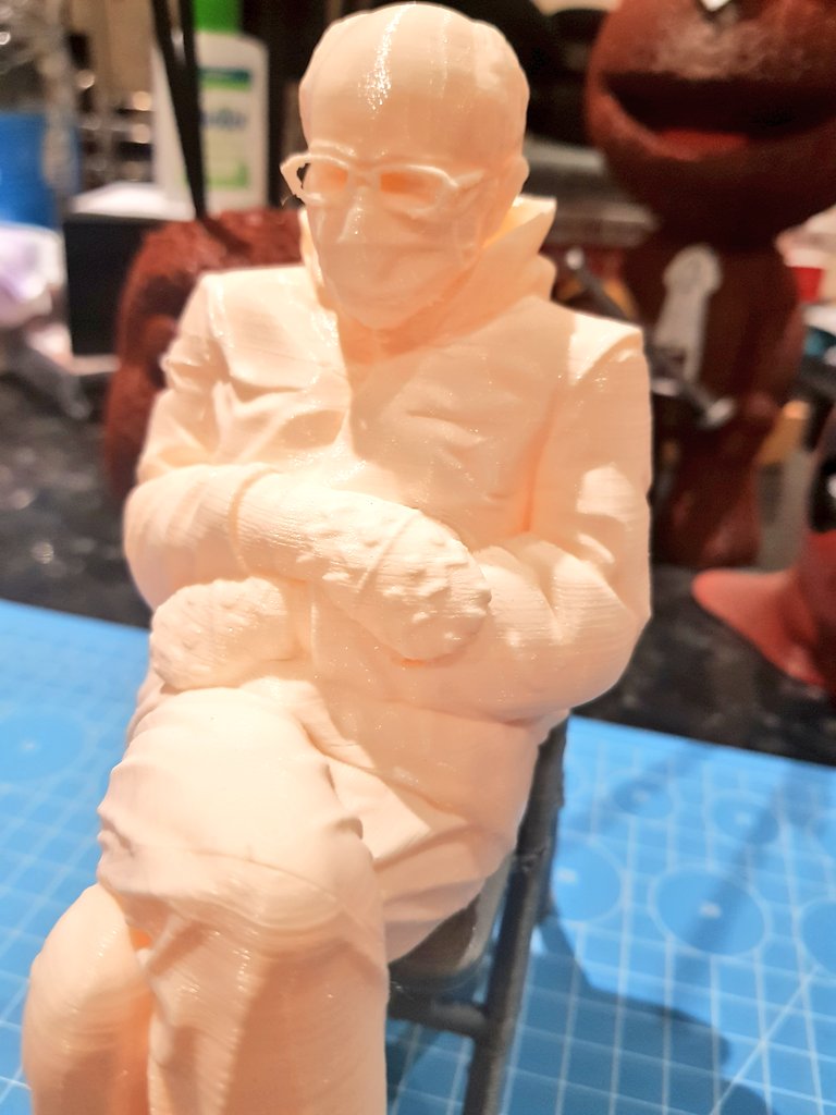 EnochRootDreams's tweet photo. #3dprinted #InaugurationBernie supports removed ready for painting tomorrow...printed on an @anycubic3dprint 4Max pro...model designed by the talented @ChelsC423 https://t.co/J6ZoXeFKw6