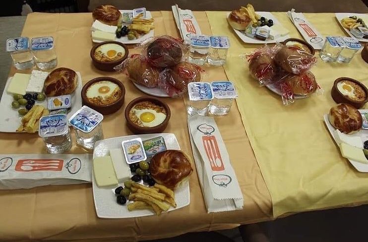 Morfoloji's tweet photo. Yozgat Şehir Hastanesi gece kahvaltısı 👏👏 @YozgatSehirHst https://t.co/4aqx5WOQBb