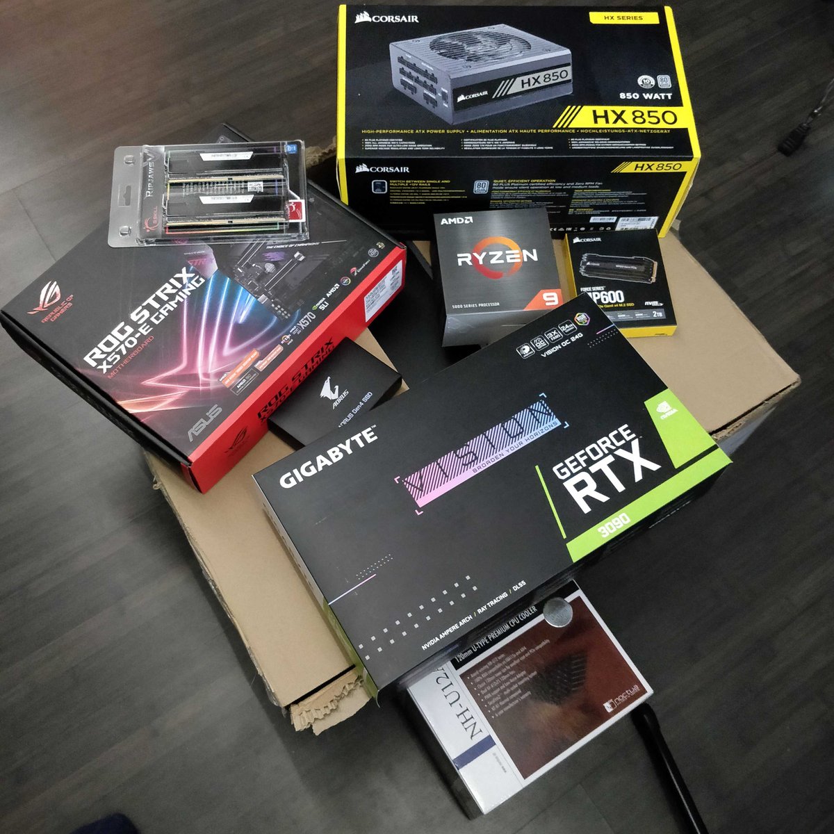 AlexandreDemode's tweet image. Je monte mon nouveau PC en live !
twitch.tv/alexandredemode