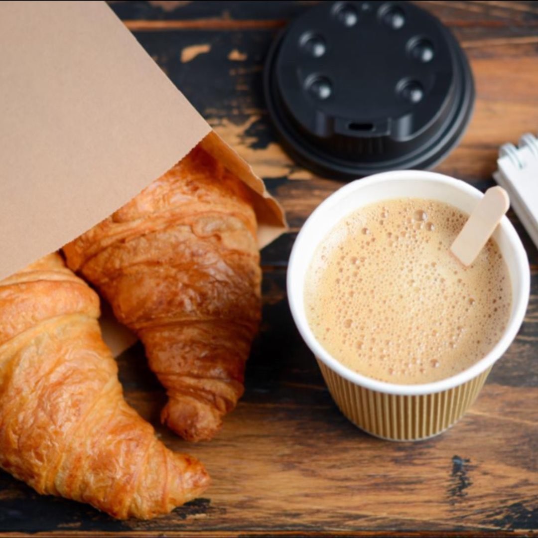 Fill up your cup! Add on a lid and travel safely with ease! Ripples provide a nice texture to our beige cups, and helps with a stronger grip around the cup. BPI certified, compostable and sustainable! #coffee #ecofriendly #paper #papercup #hotandcold #takeout #togo #kloversales