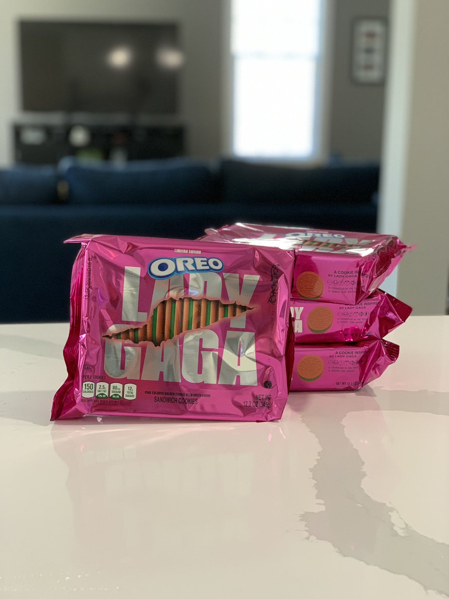 kRhoney24's tweet photo. You know it’s ✨stupid love✨ when bae surprises you with these... @Oreo @ladygaga https://t.co/QthHQsOPaw